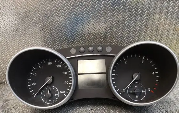 Mercedes-Benz GL X164 Speedometer (instrument cluster) 1645409047