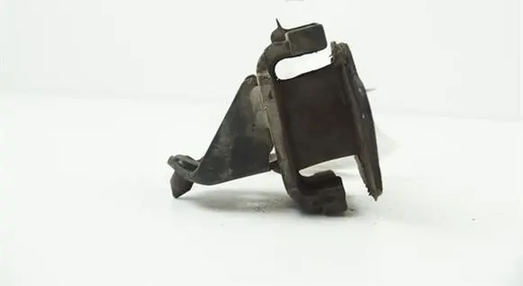 Isuzu D-Max Engine mount vacuum valve 
