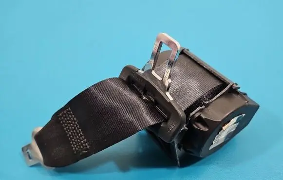 Jaguar XE Middle seatbelt (rear) 627984100B IMPRK1546030