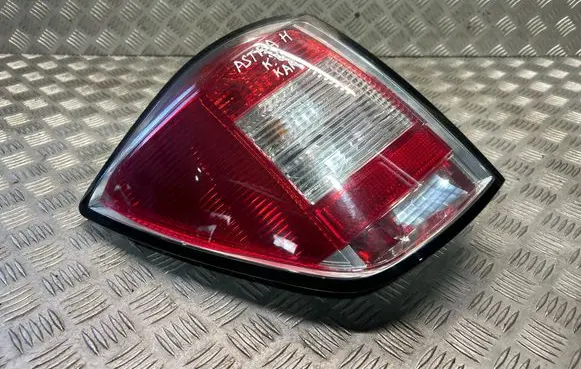 Opel Astra H Rear/tail lights 13223675