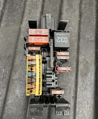 Mercedes-Benz C W205 Fuse module A2059067200 A0035420819