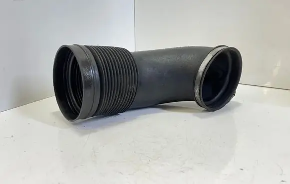 BMW 7 E65 E66 Air intake hose/pipe 7501202