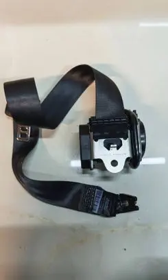 Volvo V40 Front seatbelt 619857500 010R000