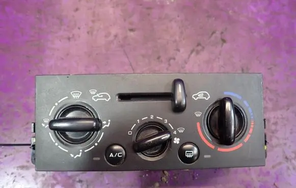 Peugeot 207 CC Climate control unit 