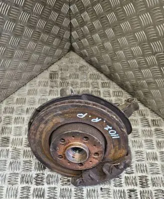 Volvo S60 Front wheel hub 9461944