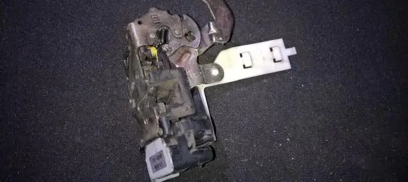 Opel Sintra Front door lock 16624432 19097a5