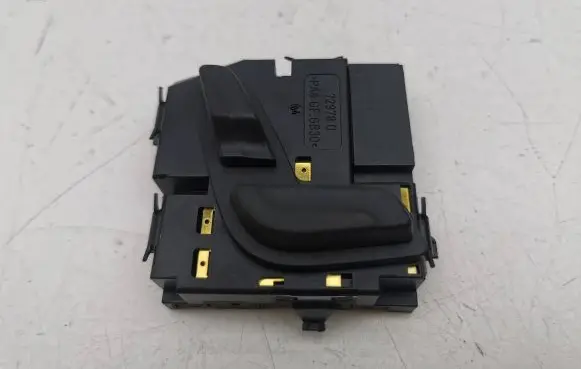 Mercedes-Benz CLS C218 X218 Seat control switch A2048701758