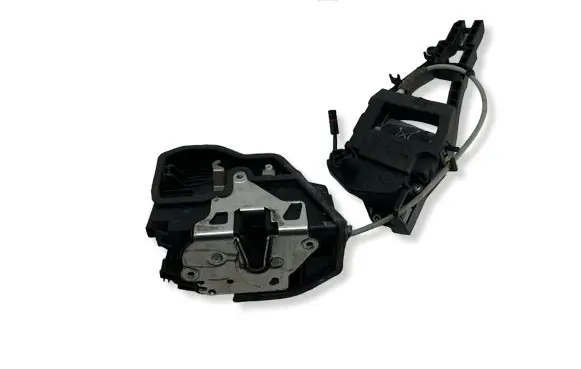 BMW 1 F20 F21 Front door lock 14389710