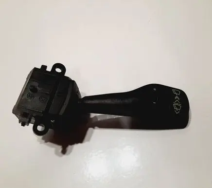BMW 3 E46 Tailgate/trunk/boot open switch 8363664E46