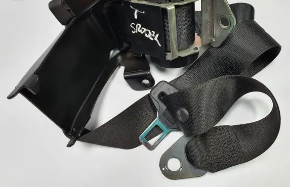 Mercedes-Benz B W245 Middle seatbelt (rear) 1698605485
