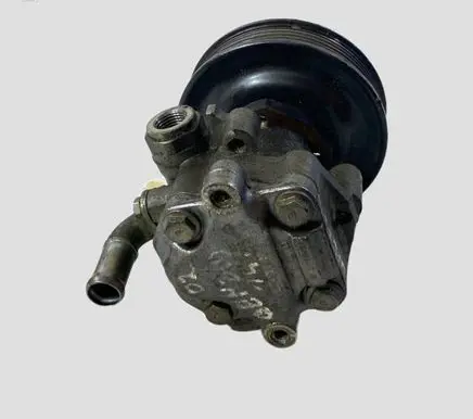 Volkswagen Golf IV Power steering pump 030145269A