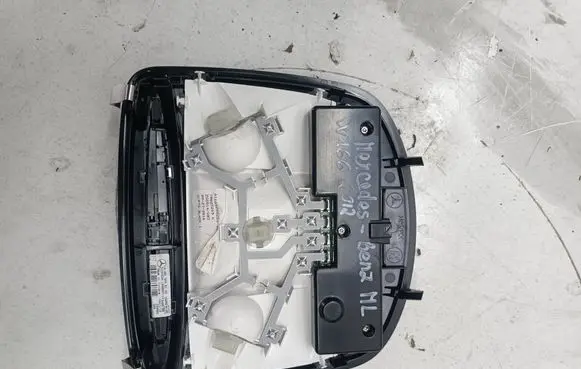 Mercedes-Benz GL X166 Rear seat light A1668200223 09272016 100222697