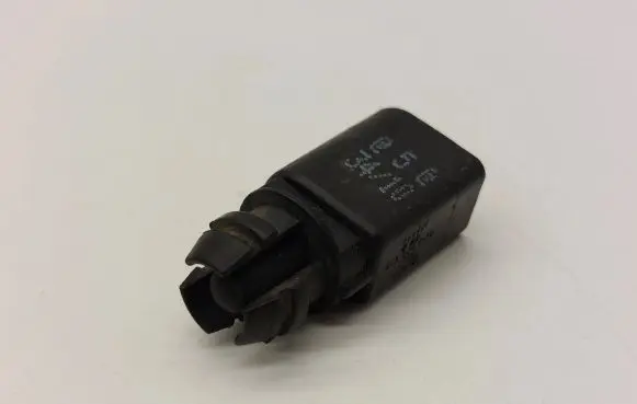 Volkswagen Tiguan Outside/exterior temperature sensor 8Z0820535