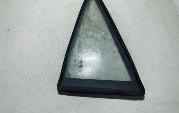 Toyota Corolla E110 Rear vent window glass 