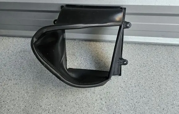 Maserati Levante Intercooler air channel guide 
