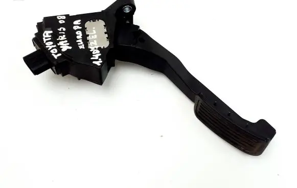Toyota Yaris Accelerator throttle pedal 44377015451 781100D010