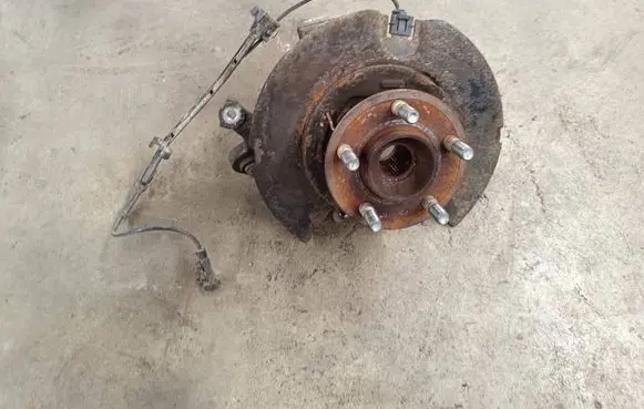 Lancia Thema Rear wheel hub spindle/knuckle 