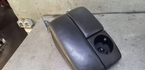 Audi Q7 4L Armrest 4L1864207