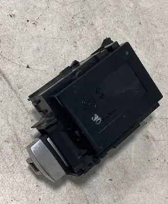 Volkswagen PASSAT B6 Ignition lock 3C0905843Q