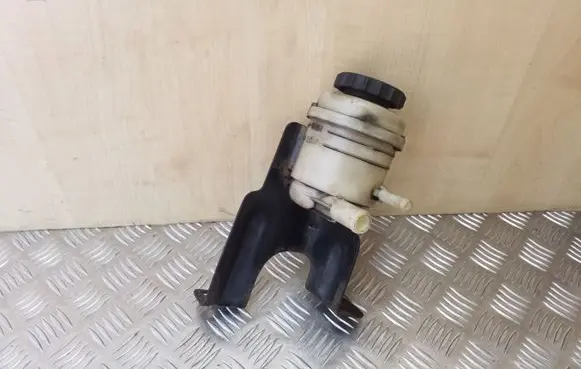 KIA Sorento Power steering fluid tank/reservoir