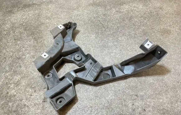 Audi e-tron Rear bumper mounting bracket 4J3807201 713807201
