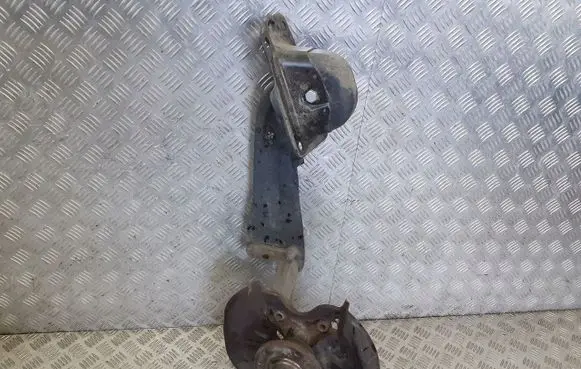 Volkswagen Touran I Stub axle 