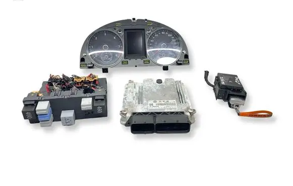 Volkswagen PASSAT CC Engine ECU kit and lock set 03L907309 0281015029 3C8920970A