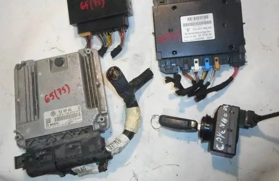 Porsche Cayenne (9PA) Engine ECU kit and lock set 7L5907401 7L5937049AA 7L5959933A