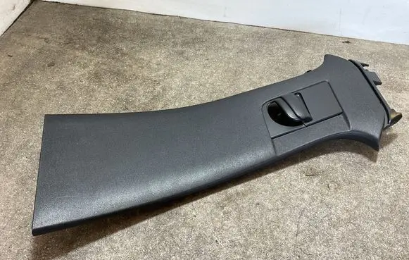 Volvo XC40 (B) pillar trim (bottom) 31457491 AEPZZ