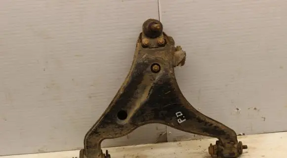 Mitsubishi Pajero Front lower control arm/wishbone