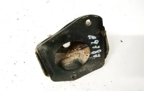 Toyota Prius (XW20) Engine mounting bracket