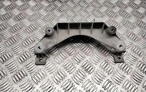 BMW X6 E71 Engine mounting bracket 7137236