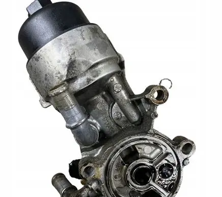 Peugeot 5008 Oil filter mounting bracket