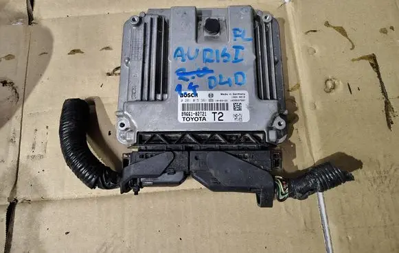 Toyota Auris 150 Engine control unit/module 89661-02T21