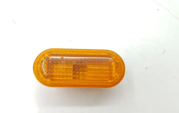 Front fender indicator light