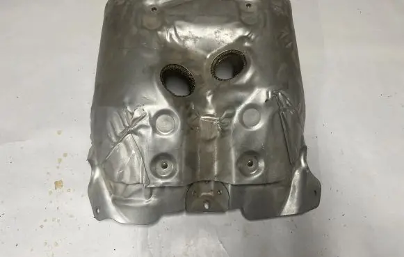 BMW 7 F01 F02 F03 F04 Heat shield in engine bay 7615493