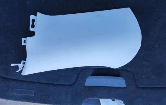Mercedes-Benz GLE AMG (W166 - C292) (D)pillar trim (top) 90069991