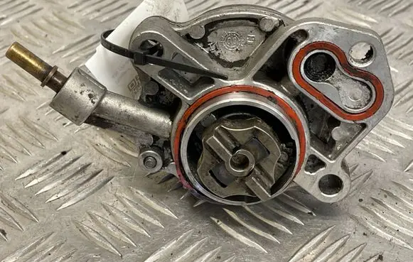 Peugeot 406 Vacuum pump 9631971580