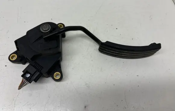 Renault Megane II Accelerator throttle pedal 8200153270
