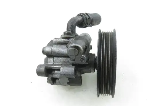 Toyota Corolla Verso E121 Power steering pump