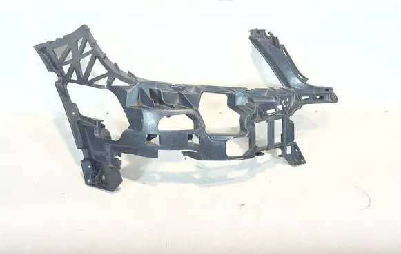 Mercedes-Benz C AMG W204 Front bumper mounting bracket A2048854265