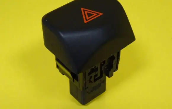Nissan Note (E11) Hazard light switch 06019 NILES06019