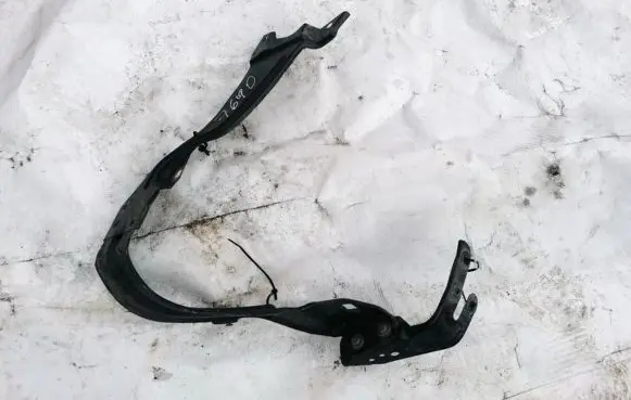 Mercedes-Benz C W203 Front bumper mounting bracket
