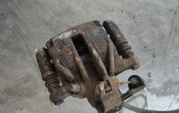 Renault Trafic III (X82) Rear brake caliper