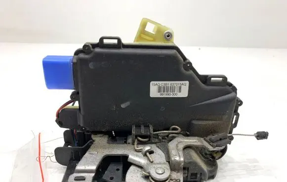 Volkswagen Polo IV 9N3 Front door lock 3B1837015AQ
