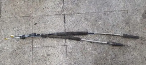 Audi A3 S3 8P Gear shift cable linkage 1T0711265B