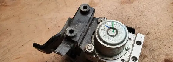 Nissan Leaf I (ZE0) ABS Pump 476604NC0A