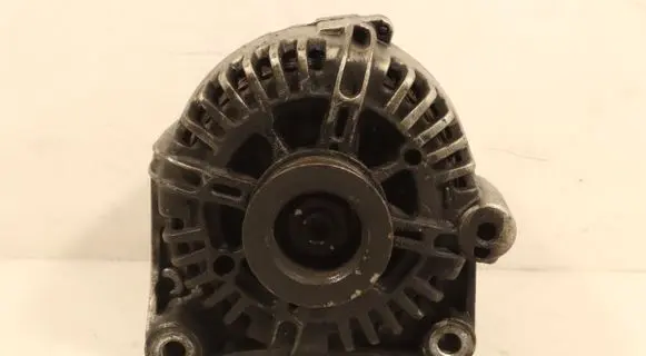 BMW 3 E46 Generator/alternator 7797660
