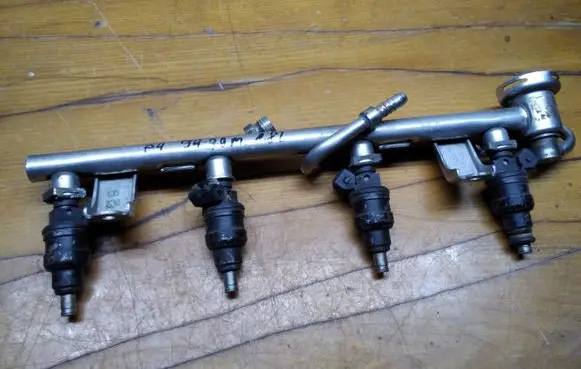 Audi A4 S4 B5 8D Fuel injectors set 058133681 0280150444