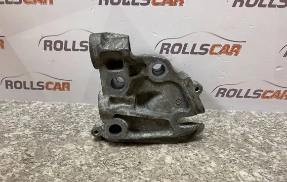 Volvo V50 Engine mounting bracket 6M516030BA